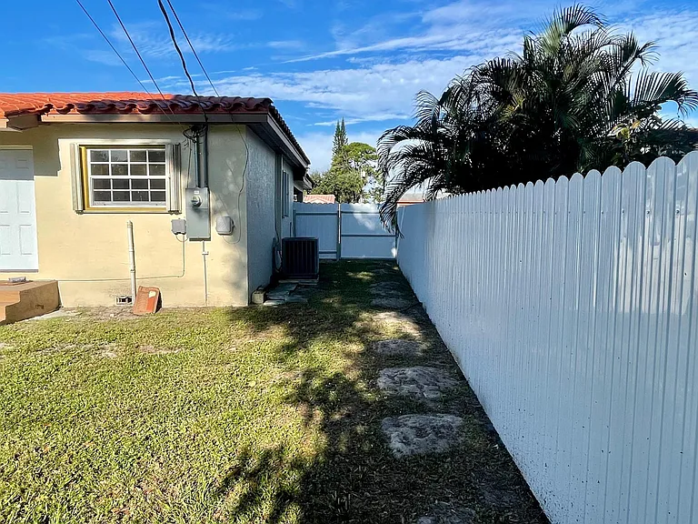 860 Arizona Ave — Photo 30