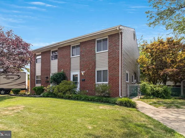 8546 Neptune Dr, Pasadena, MD 21122