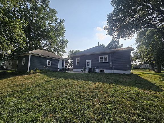 3rd image of 1205 W 4th St