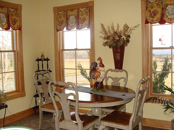 5th image of 4853 Tamarack Ln