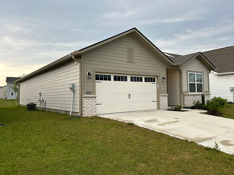 6970 Covington St — Photo 3