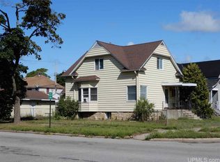 530 S 16th St, Escanaba, MI 49829