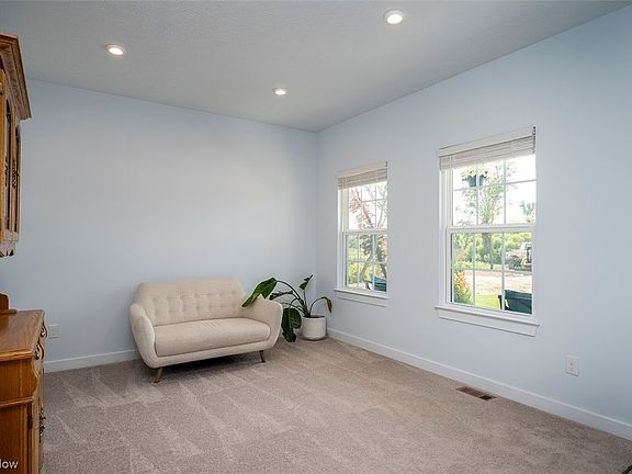 5th image of 4585 Jenna Cir