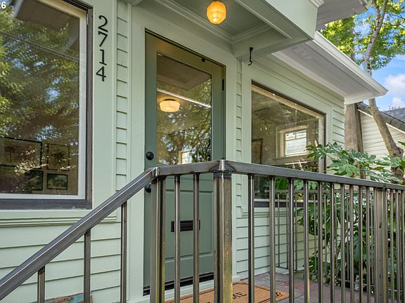 3rd image of 2714 NE Everett St