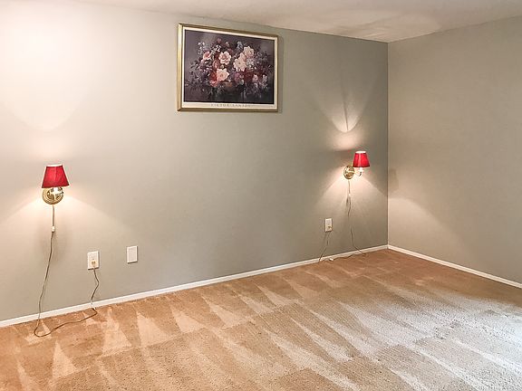 5th image of 21812 NE 17th Ct