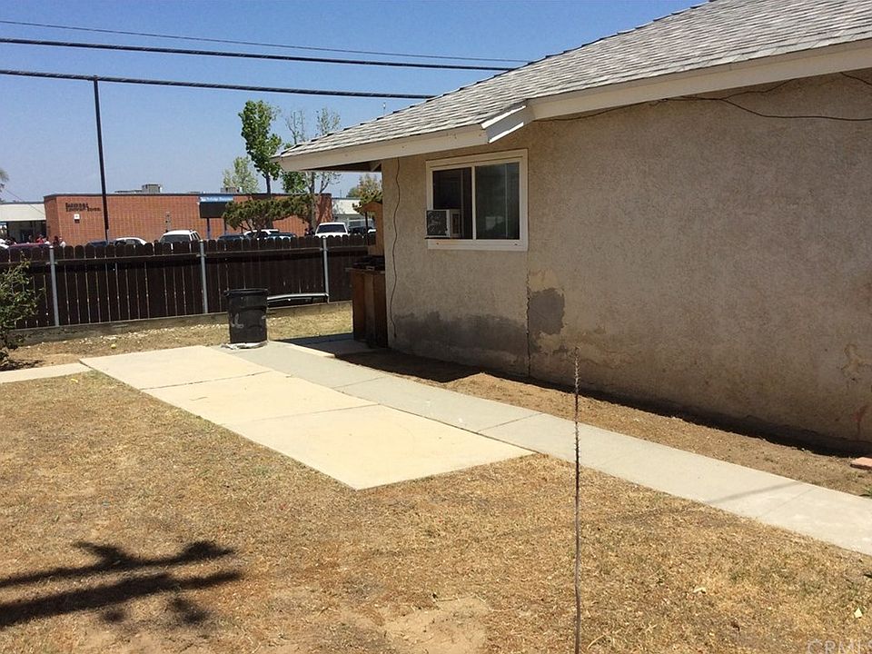1st image of 302 Gilmore Dr