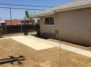 302 Gilmore Dr, Corona, CA 92879