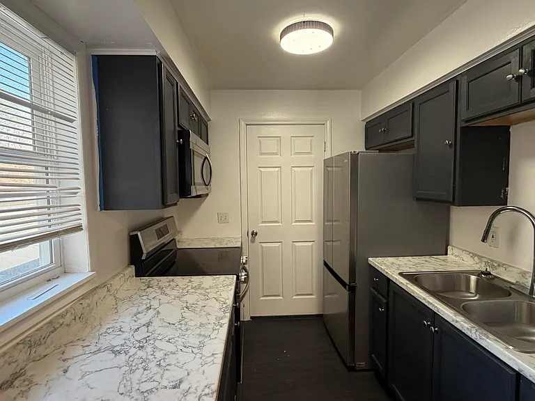 1217 Market St #B — Photo 2