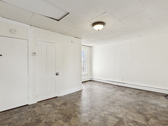 3rd image of 113 King St APT 3