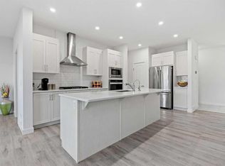 178 SE Sage Bluff Dr NW, Calgary, AB T3R 1W2