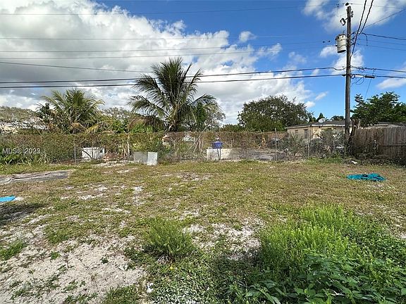 4th image of 1701 NW 13th St