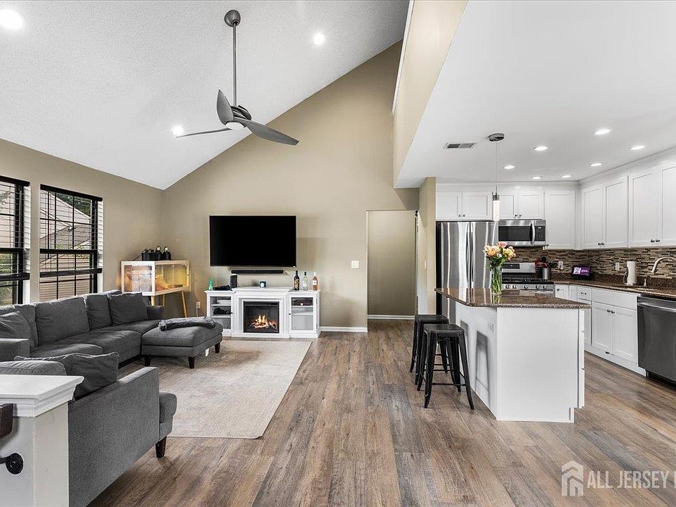 1st image of 504 Geranium Ct