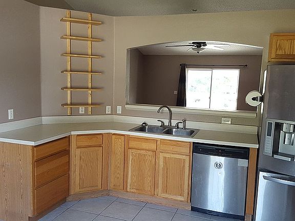 4th image of 146 Lucerne Dr