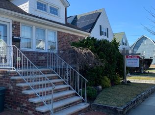 525 Beach 135 St #135, Rockaway Park, NY 11694