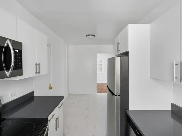 2175 Cedar Avenue image 4 of 12