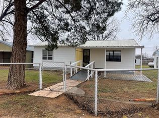 118 Kickapoo Rd, Bronte, TX 76933