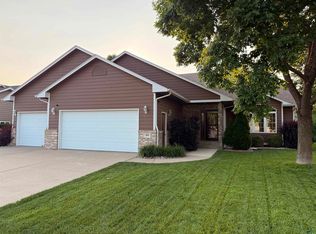 593 Fox Cir, Dakota Dunes, SD 57049