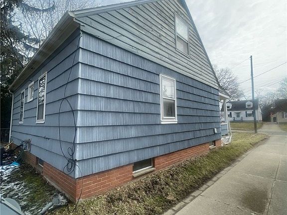 4th image of 307 Marion Dr