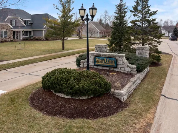 19268 252nd Ave, Bettendorf, IA 52722