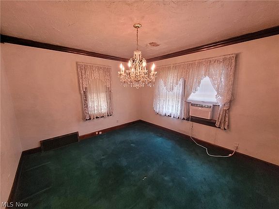 4th image of 743 Washington Ct