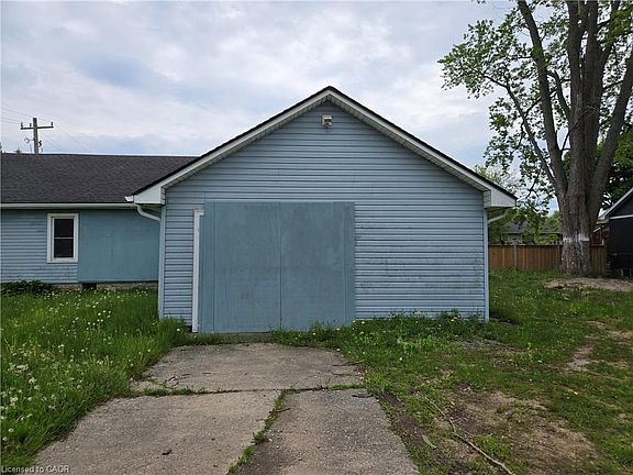 2nd image of 303 Ridge Rd S