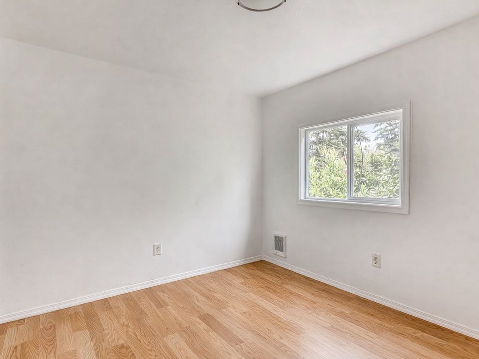 1st image of 123 119th St SE #3