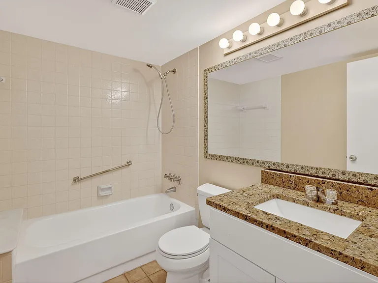 624 Sea Pine Way #B3 — Photo 19