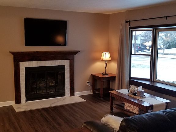 3rd image of 1842 Clearbrook Dr