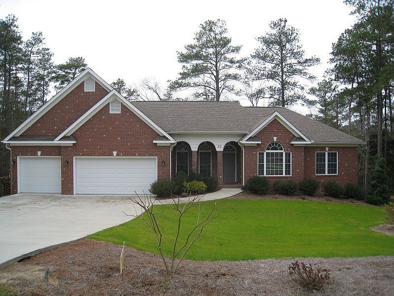 Full Brick Home in Whispering Pines, NC