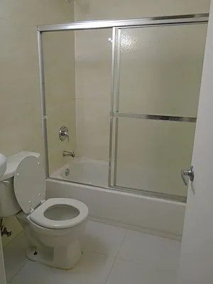 Rented by 18 REALTY | media 13