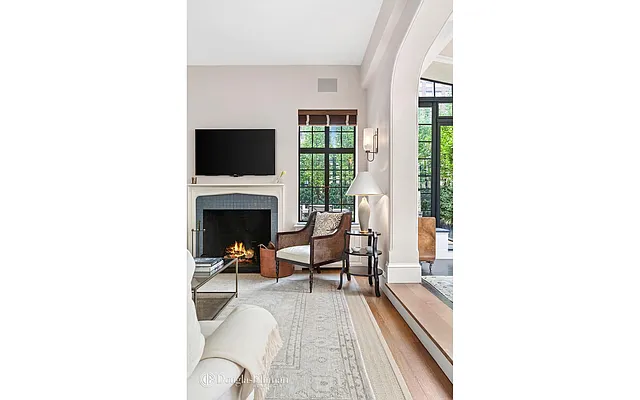 Rented by Douglas Elliman | media 28