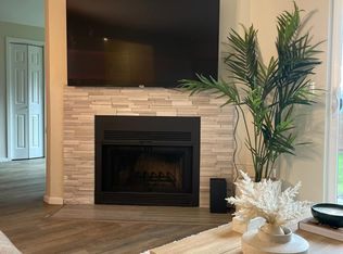 15928 52nd St E APT B, Sumner, WA 98390