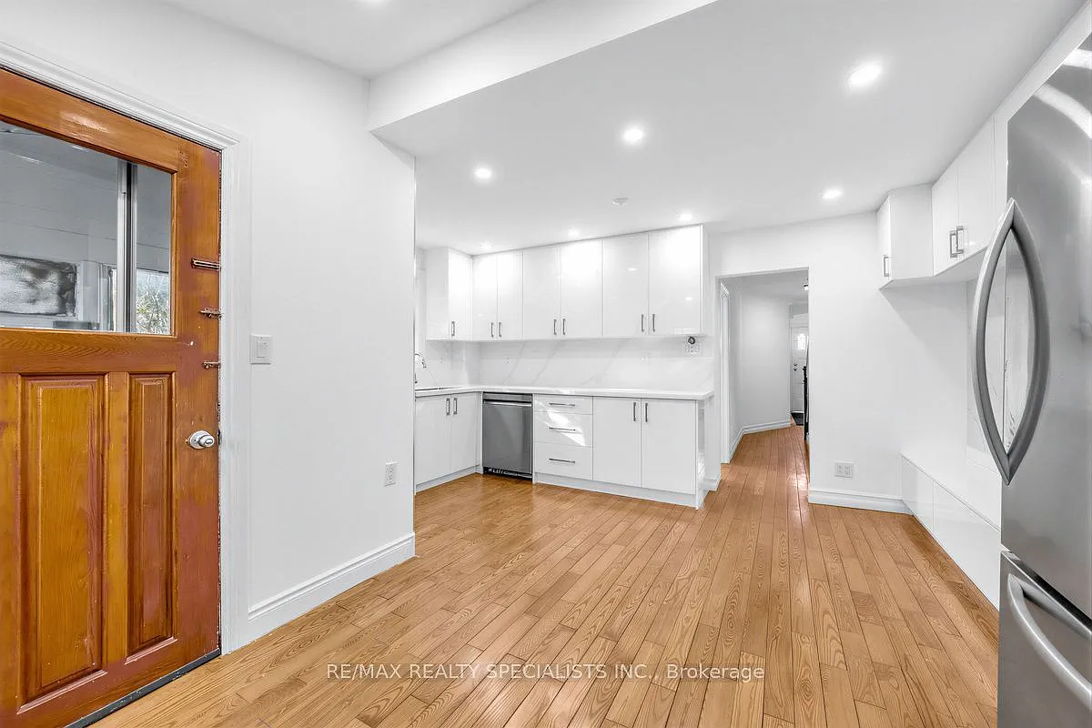 3 bed, $3,200 — Photo 2