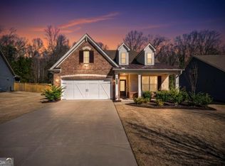 5718 Pickens Garden Ln, Powder Springs, GA 30127
