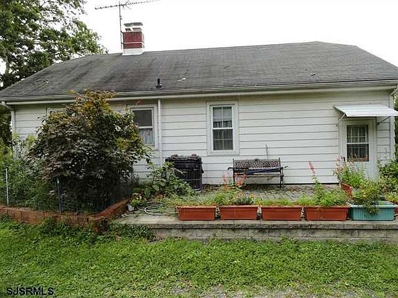4th image of 232 Old Deerfield Pike