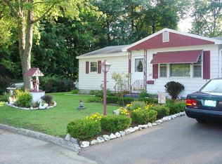 60 Clover St, South Burlington, VT 05403