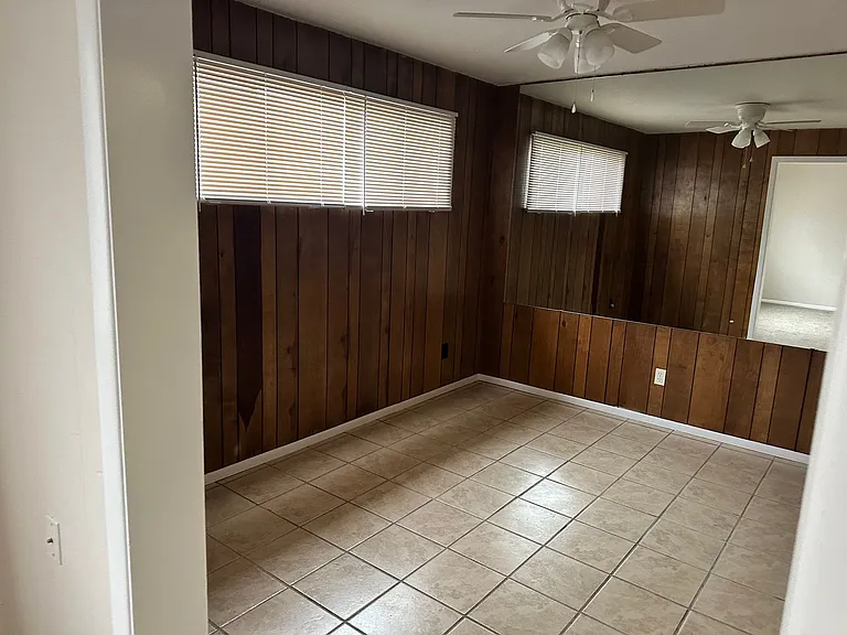 409 Garcia St NE — Photo 14