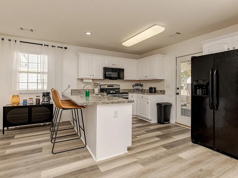 225 Stirling Bridge Dr — Photo 25