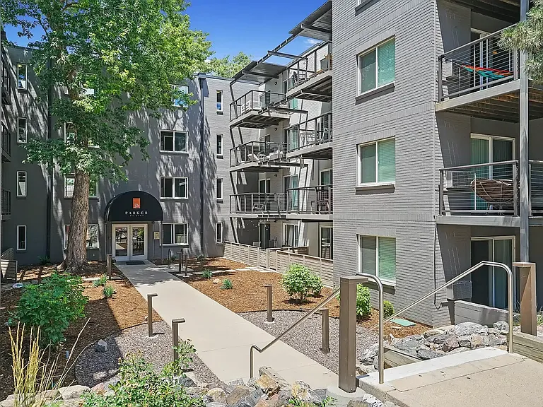 Parker off Pearl — Photo 33