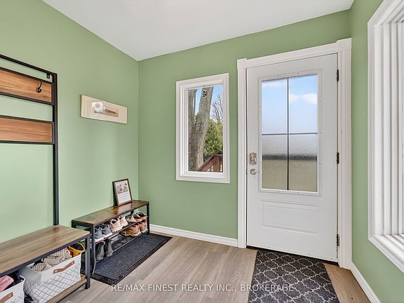 4th image of 6074 Bank St