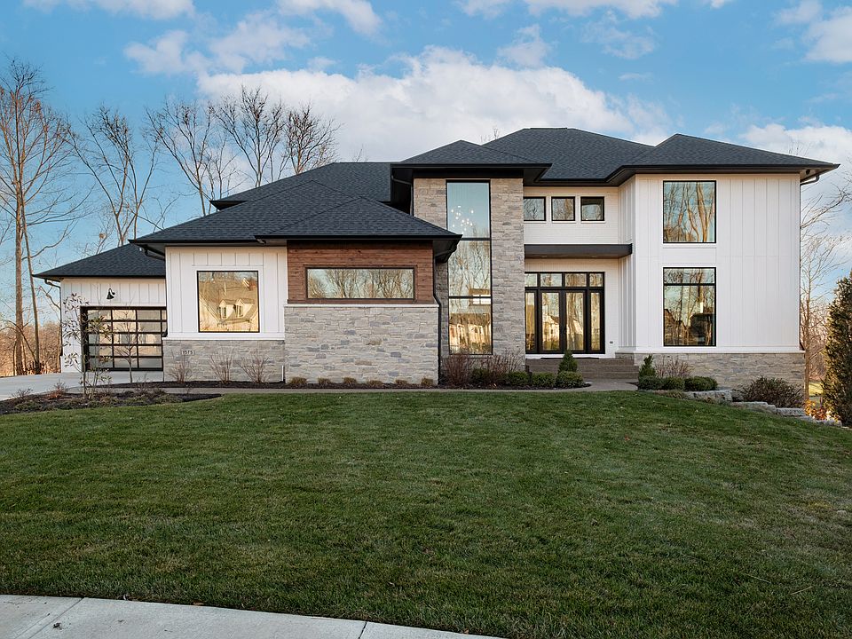 1st image of 1575 Forest Hills Dr