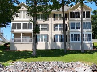 600 Moon Bay Dr UNIT 4, Kuttawa, KY 42055