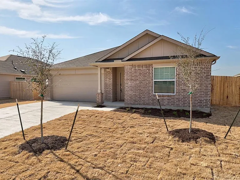 303 Chickasaw Ln — Photo 2