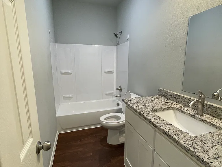 1008 Woodland Dr — Photo 8