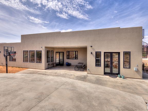 3rd image of 2211 Camino Del Carnero