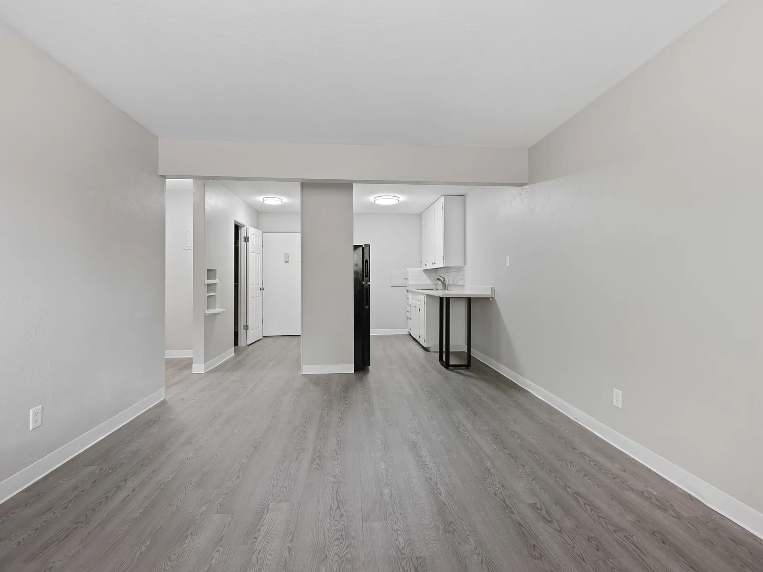 Nevada Villa Apartments — Photo 3