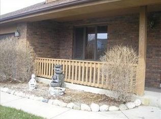 9161 Franklin Dr, Saint John, IN