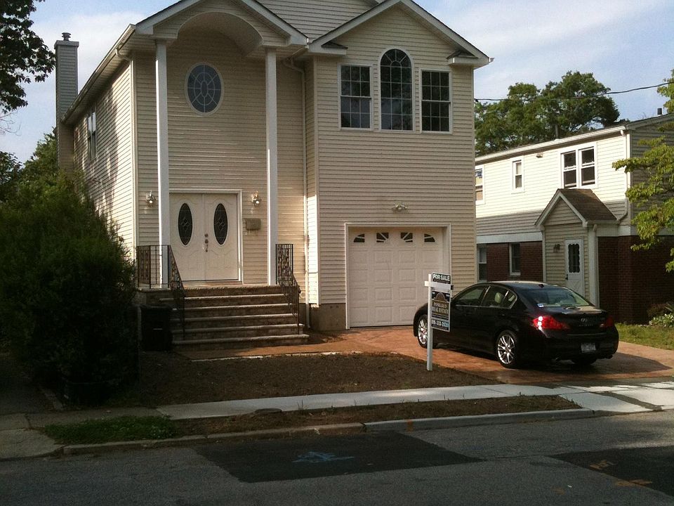 1st image of 61 Bedford Ave
