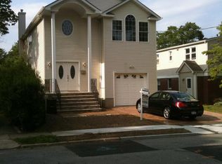 61 Bedford Ave, Westbury, NY 11590