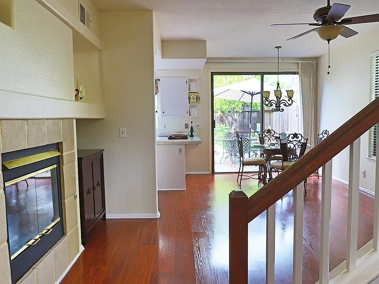 4946 Felicia Way — Photo 4